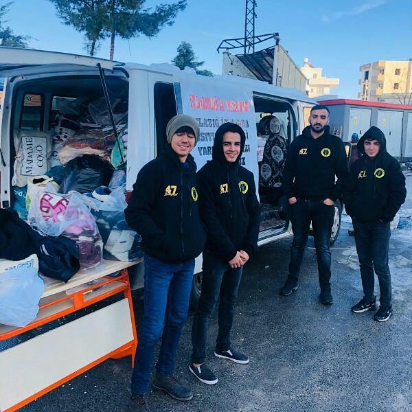 TemsilcilikGFB's tweet photo. Temsilciliklerimizden Dargeçit GFB, Elazığ'daki deprem mağduru kardeşlerimizin ihtiyacı olduğu yardımları toplayarak yerine gönderdi.

#ElazığÜşümeFenerbahçeSeninle https://t.co/Z0Bs6p9TpP