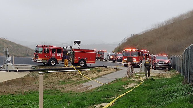 JoshBreslowTV's tweet image. #BREAKING: Los Angeles County Sheriff’s Department says *5* people killed in #Calabasas helicopter crash; @TMZ reporting KOBE BRYANT was onboard and did not survive, but investigators have not confirmed. @WKRN