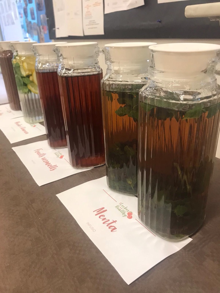 EscolaSaavedra's tweet photo. Un dissabte especial obrint portes a famílies amb petits de 0 a 3 anys. Ioga i aperitius saludables  educant infants https://t.co/HliQcAxb51