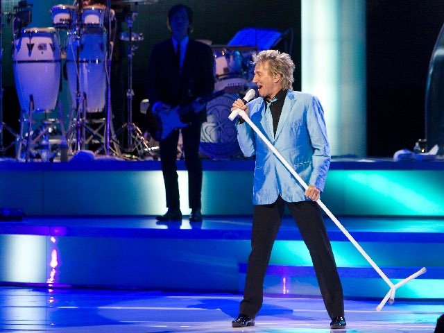 Vegas21's tweet photo. Day 34 of posting on here and Instagram to @rodstewart. Seeing him @CaesarsPalace on 25th Sept and would love him & Penny to join us at our vow renewal on 26th #dontaskdontget #dreambig #believe #EssexCouple #please #243daystogo #vegas https://t.co/n6dnJn7lra