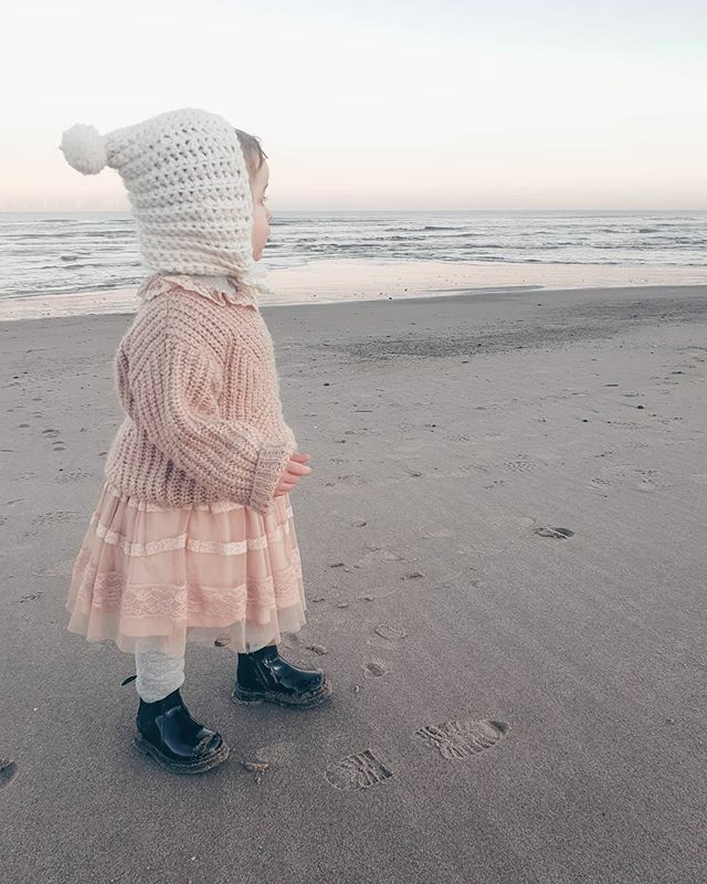 whirlybobble's tweet photo. Totally loving the winter walks at the minute, but you know what I love more... summer walks! So ready for some sunshine now! Who's with me? .
.
.
.
.
.
.
.
#documentyourdays #documentyourmemories_ #capture_your_stories #wildandbravelittles #deeplyauthen… https://t.co/Auy5WVA27C https://t.co/MfSNKiluEo