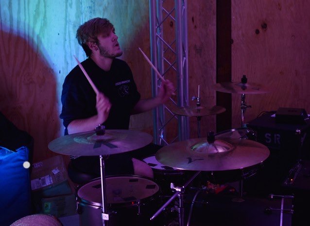 ajdgphotography's tweet photo. It’s been a while since I’ve gotten some good drummer pics
• • •
#cherryhead #thebothered #drums #drummer #music #newmusicsoon #sk8 #sk8theden #concert #photography #concertphotography #nikon #nikond3400 #24mm https://t.co/47YgmKx7Qz