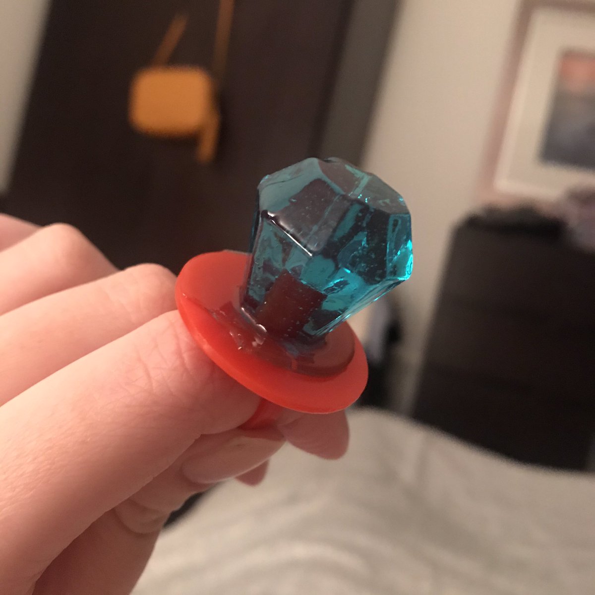 LAnderson0427's tweet photo. Who remembers these bad boys? #RingPop #BlueRaspberry #CandyRing #90skid #90skidsmemories https://t.co/9x5VygDH7z