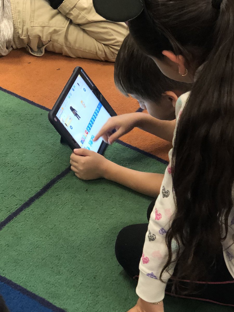 HLDolphin33's tweet photo. Code talk with friends @20stDolphins https://t.co/QzEMLYP6ir