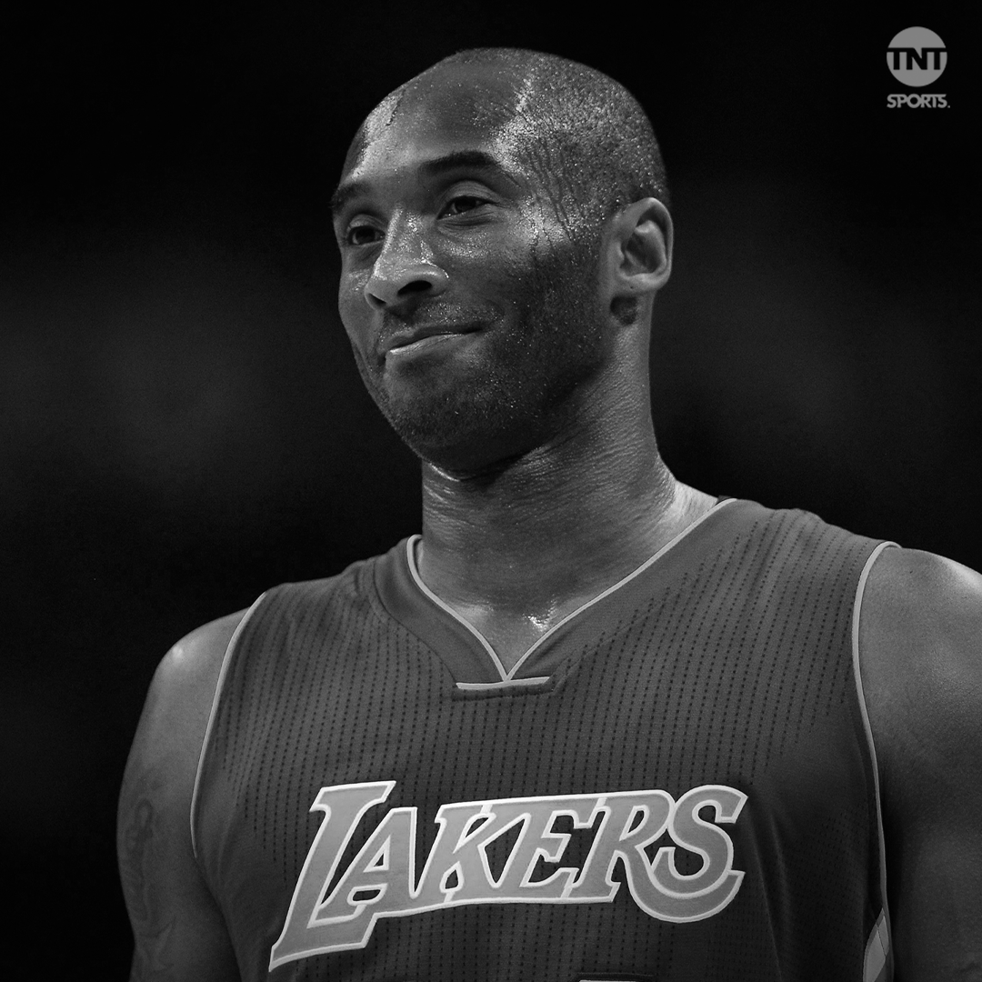 TNTSportsAR's tweet photo. CONMOCIÓN MUNDIAL 👉 En Estados Unidos afirman que Kobe Bryant, leyenda de la NBA, falleció en un accidente de helicóptero ☹ QEPD, Kobe https://t.co/UcbAur8qiR