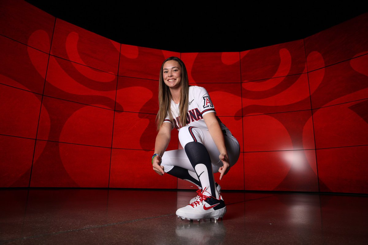 allieenrightt's tweet photo. I am excited to announce that I have committed to the University of Arizona to continue my athletic and academic career! go cats❤️💙🐻⬇️ https://t.co/q1IBM2hSDm