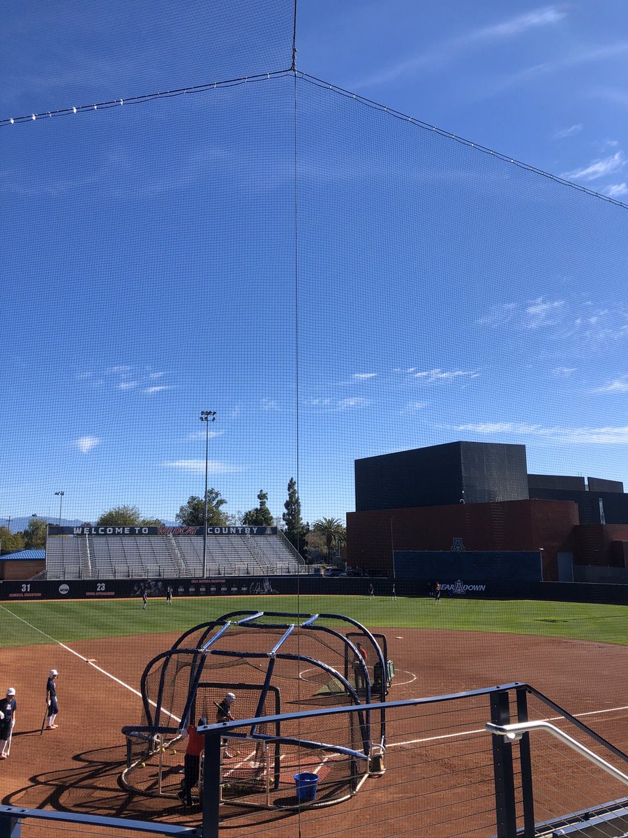 allieenrightt's tweet photo. I am excited to announce that I have committed to the University of Arizona to continue my athletic and academic career! go cats❤️💙🐻⬇️ https://t.co/q1IBM2hSDm