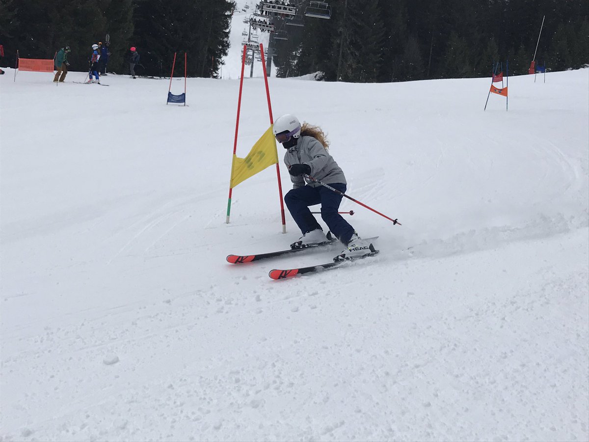 SportBHillGirls's tweet photo. Day 2 training complete and girls excited and ready for Giant Slalom and Team Parallel tomorrow at the @BSRaces #letsdothisteam #mindset #buzzedout https://t.co/up9wuK9uQV