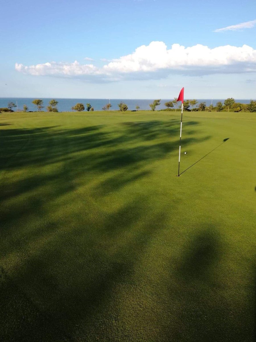 Winter Weekday Special 
18 Holes £17.50
Or £50.00 per 4 Ball
To book your tee time call the Professionals Shop 01723 355397