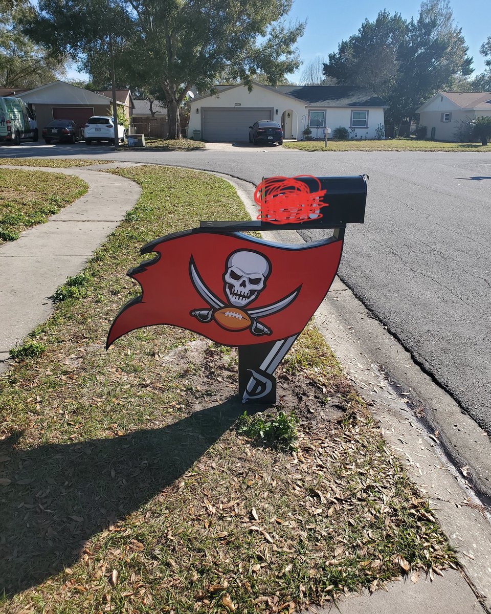 tamiwiser715's tweet photo. All installed! It looks so freakin awesome!!!! Contact Greg Brauer for any team...he does amazing work!!!
This is all hand carved and it is just - words cant even express it! I just want to sit outside all day!
GO BUCS! ๐ดโโ ๏ธ๐ค๐
#GOBUCS
#TampaBay
#woodworking
#Taminator https://t.co/YPEPYc0xBv
