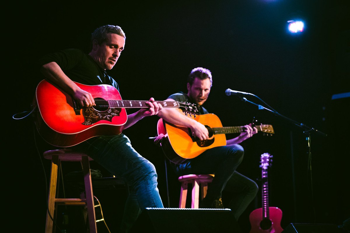 Phillip Phillips tweet media