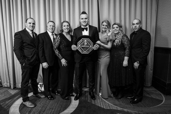 AngelsBeisbol's tweet photo. ⭐️ #TroutMVP

#AngelsBéisbol https://t.co/eeQIUwKtcb