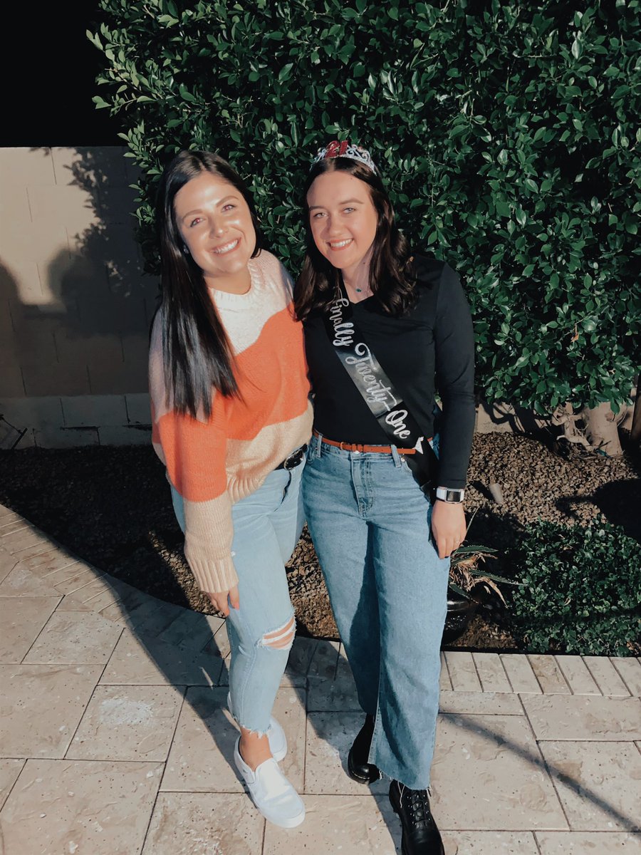 emma_vesely's tweet photo. Celebrating 21 is really fun! Happy 21st my sweet friend! I love you long time!🥳🤩 https://t.co/RF6xrCWh3S