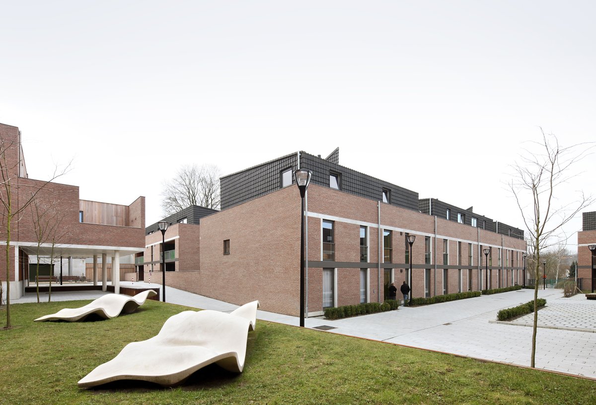 Vande_Moortel's tweet photo. π Project 'Tirse': 38 apartments and 1 office space.
π #Brakel
π@voltarchitecten
π§± #SeptemBrick 8012
π· @bartgosselinphotography
#SpotlightSunday #ShapingPlaces #ShapingCommonPlaces #UniqueColoursAndSizes #Brickspiration #Architecture https://t.co/ua41k1I02C