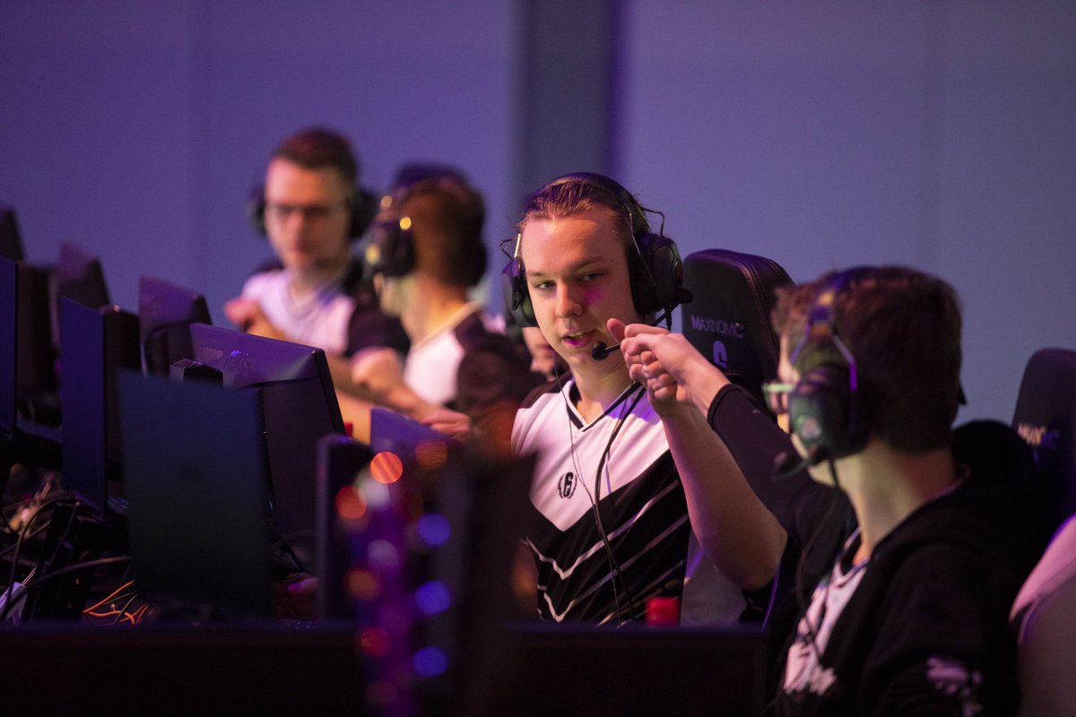 GZ @teamorgless für einen verdienten Sieg und ggwp 4F Gaming - wenn das nicht ein spannendes Finale war! 🔥 Danke an alle Zuschauer vor Ort und im Stream und vor allem auch an an <a href="/xmg_gg/">XMG</a> und <a href="/DieLimo/">Die Limo</a> ohne die das ganze nicht möglich gewesen wäre. ❤️ 

#R6GSA powered by #XMG