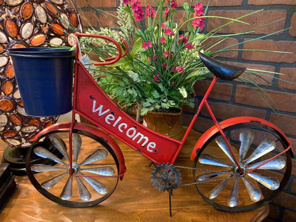 67AntiqueMall's tweet photo. Many many things have been coming in (and going out 😉) We are OPEN Sunday after Church from 1:00-5:00 so stop by and check us out.  Complimentary Coffee and Refreshment in our Retro snack area too #marketplaceon67 https://t.co/EN4xpEoygg
