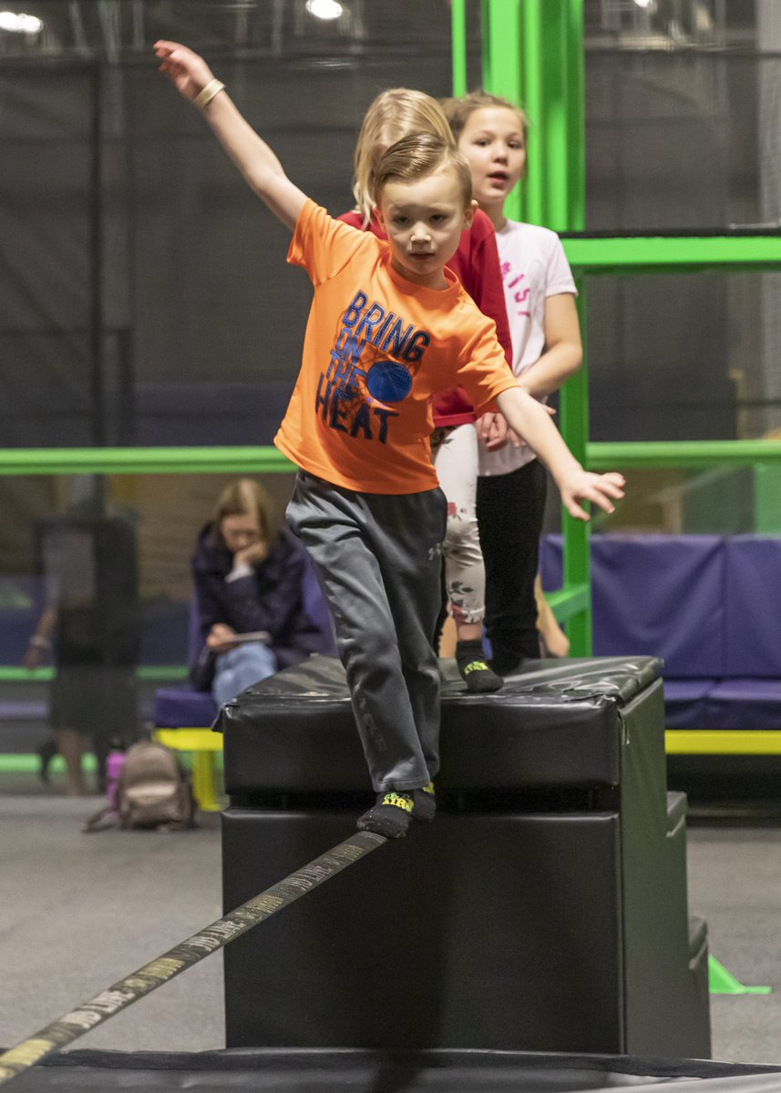 We're bringing the heat for #SundayFunday! Explore our challenging obstacles and save with an online deal at hubs.ly/H0mKbTx0 today.