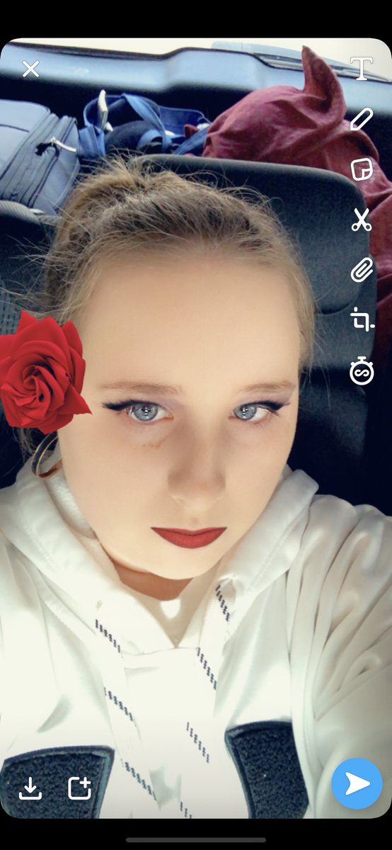 baileybarnes_02's tweet image. #snapchatfilters2020 #feelinglikealittlebear #feelinglikearose #feelinglikewearingglasses #feelinglikeinadimond