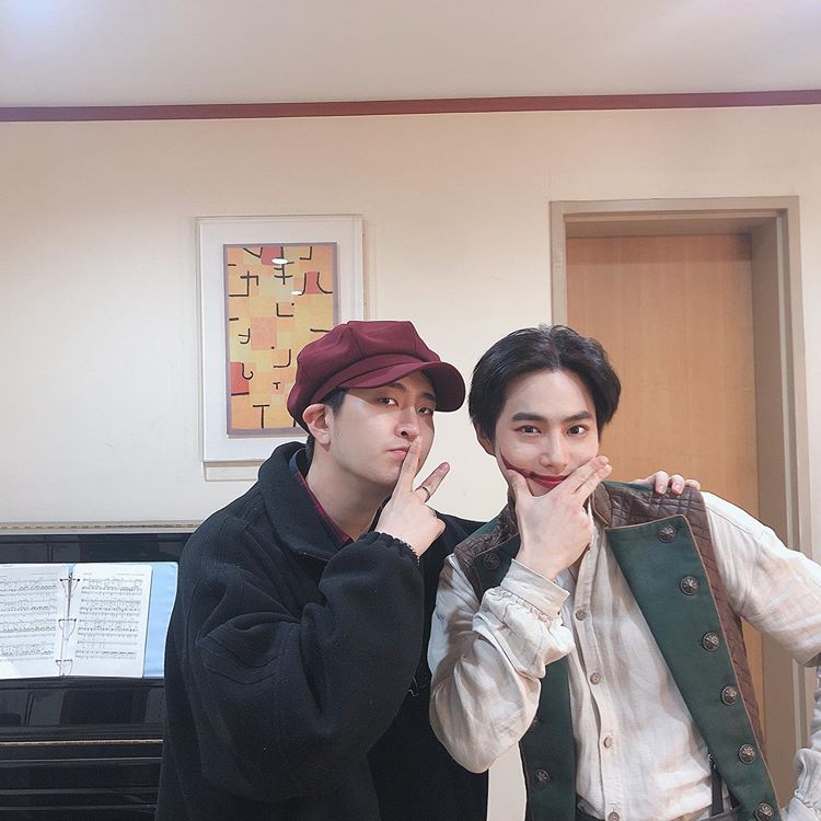 GOT7_Youngjaebr's tweet photo. [#TRAD] 26.01.20 | Atualização do Youngjae com o Suho.

333cyj333: Hyung, eu gostei da apresentação ㅎㅎㅎㅎㅎ Você se tornou mais maneiro do que era antes #OHomemQueRi #Suho

© Trad. Ing.: haetbitmark 
© Trad. PT BR.: Equipe Choi Youngjae Brasil | Senhora Choi https://t.co/PiJVST8A5j