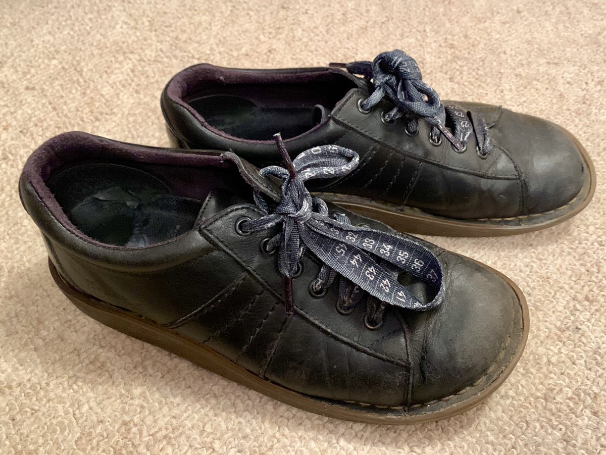 frankEvb's tweet photo. @drmartens it is a truly sad day ๐ I have to accept my favourite EVER (very old) shoes have finally died...
THE best #comfiest shoe ever made for #UK #Nurses or anyone on their feet all day #fact
WHEN are you bringing these back??? ๐ ๐ #retro #please https://t.co/07dJt83sLC