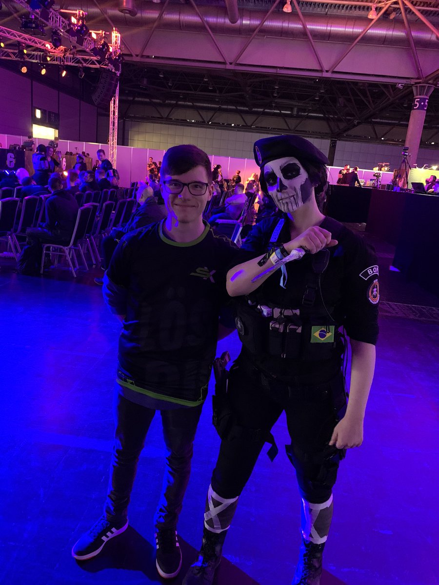 K4suni's tweet photo. War ein Super Wochenende auf der #DreamHackDe in Leipzig, hat richtig viel Spaß gemacht.
War auch mal interessant direkt live dabei zusein bei einen Rainbow 6 Event. Danke @RainbowSixDE https://t.co/Q9LIzWMNzs