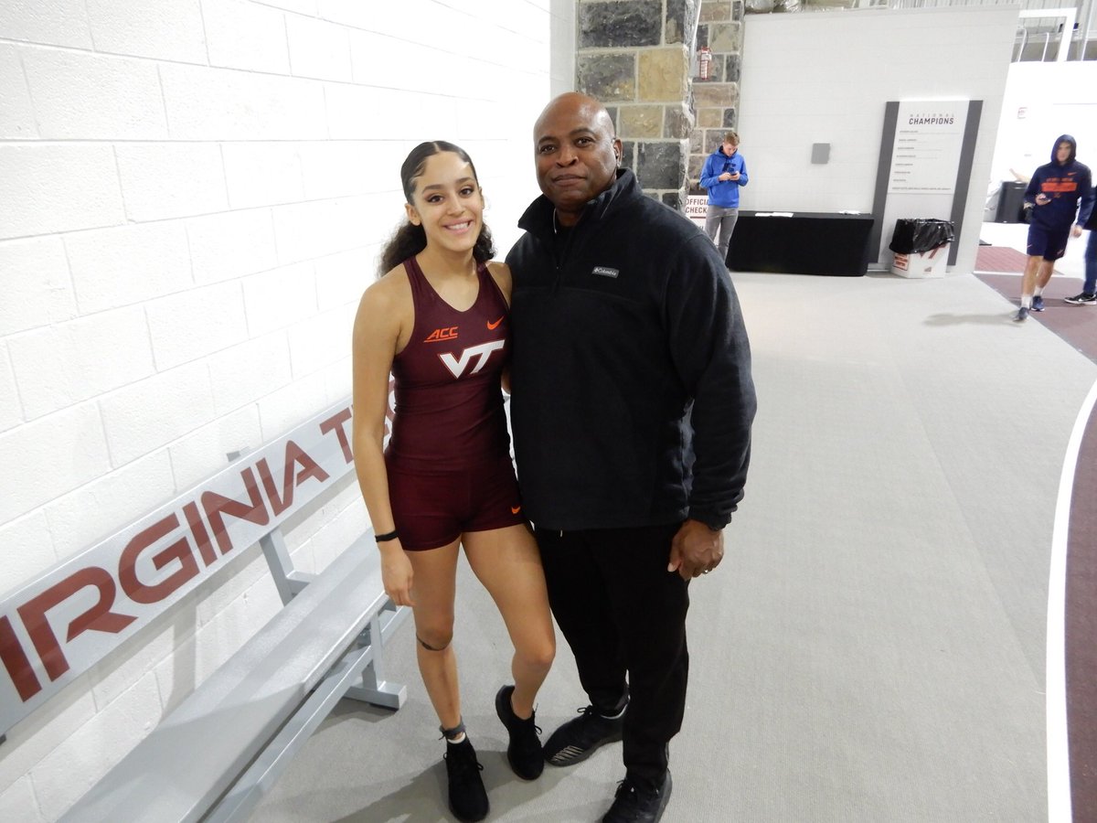 EliteTFT's tweet image. Great weekend at the track for @ArianaRiverax! She dropped two PRs and made her first venture onto the 4x400! Big things ahead for her! Great weekend to be a @HokiesTFXC! Glad to be along for the ride! #fromdayone