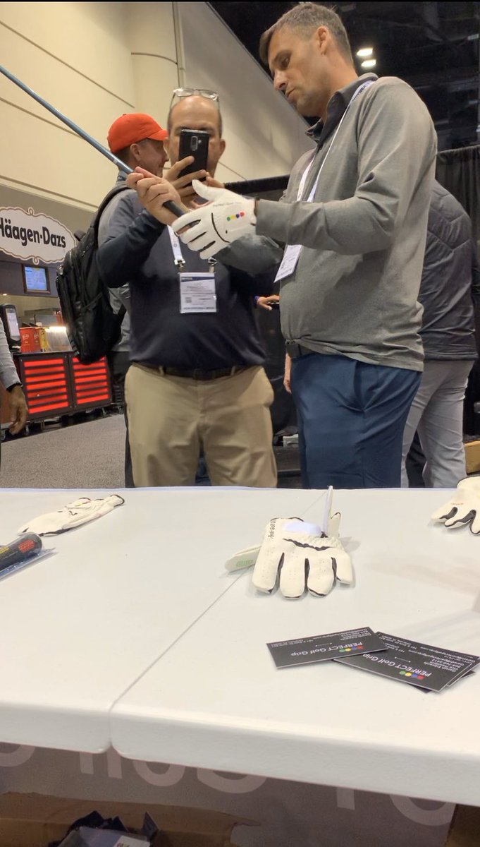 Perfect Golf Grip tweet media