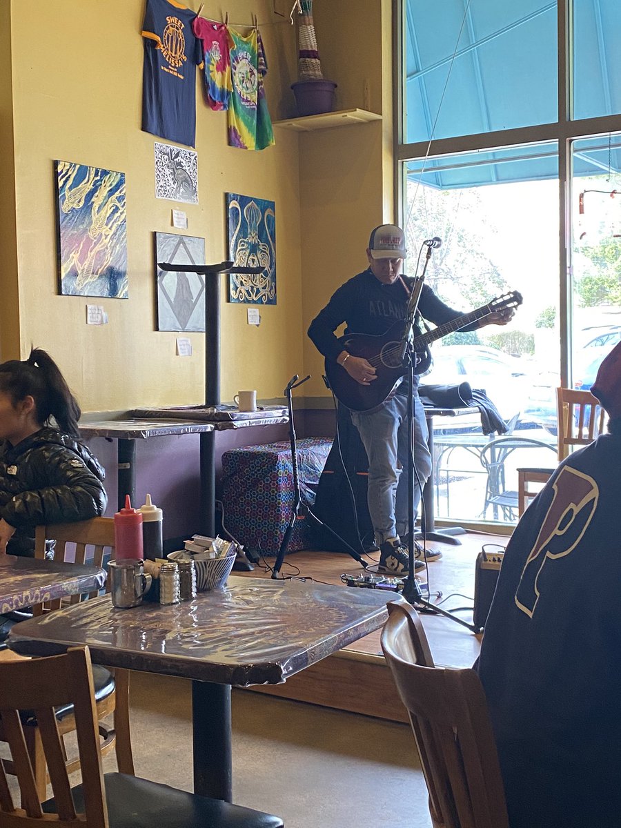 singleinatlanta's tweet image. Breakfast date at Sweet Melissa’s. 🙂 #CityofDecatur #DowntownDecatur