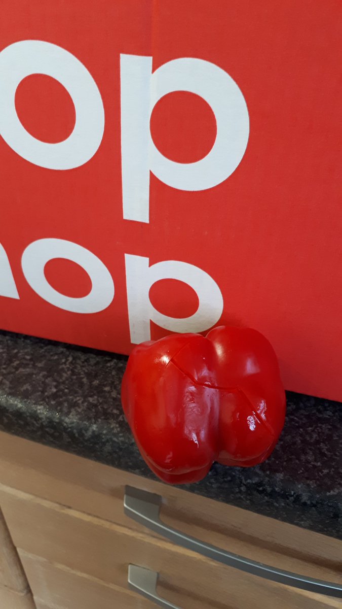 cethickett's tweet photo. Really disappointed that @goustocooking sent a battered pepper in today's box. Why bother trying to sent poor ingredients knowing people will complain? https://t.co/6PTgjnVSrj
