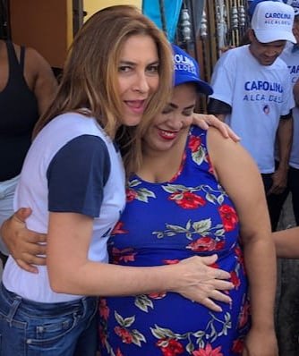 RobertaRegidora's tweet photo. Sábado 25 enero del 2020. @RobertaPerezRD Tu Regidora acompañando a @CarolinaMejiaG  Nuestra Alacaldesa del DN. En el Recorrido de casa a casa en los Girasoles de la circunscripción #2 del Distrito Nacional.  Las mujeres estamos en la calle. #SigamosPorBuenCamino. #ElCambioVa. https://t.co/PFXsW4x5Ko