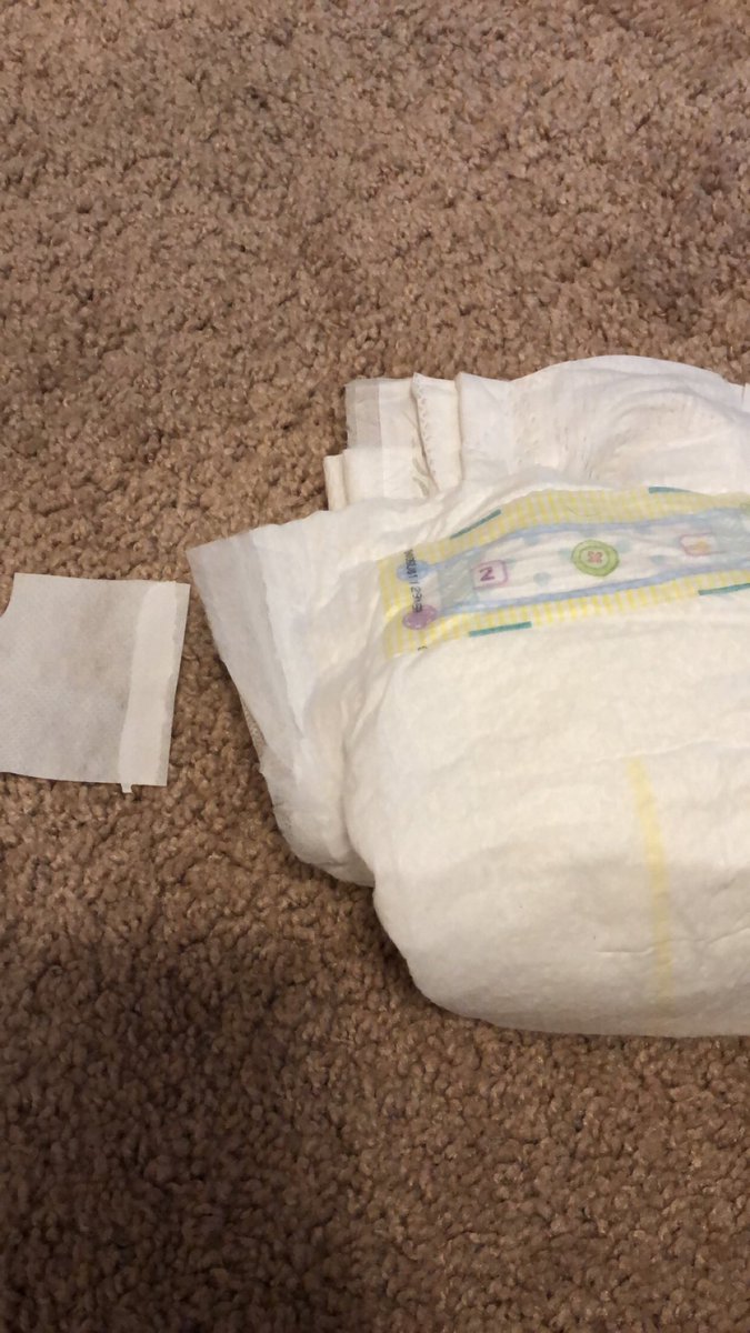 sammil36's tweet photo. Hey @Pampers what’s up with these tabs popping off?? Third one out of this batch of diapers! https://t.co/hbYmMLnhY6