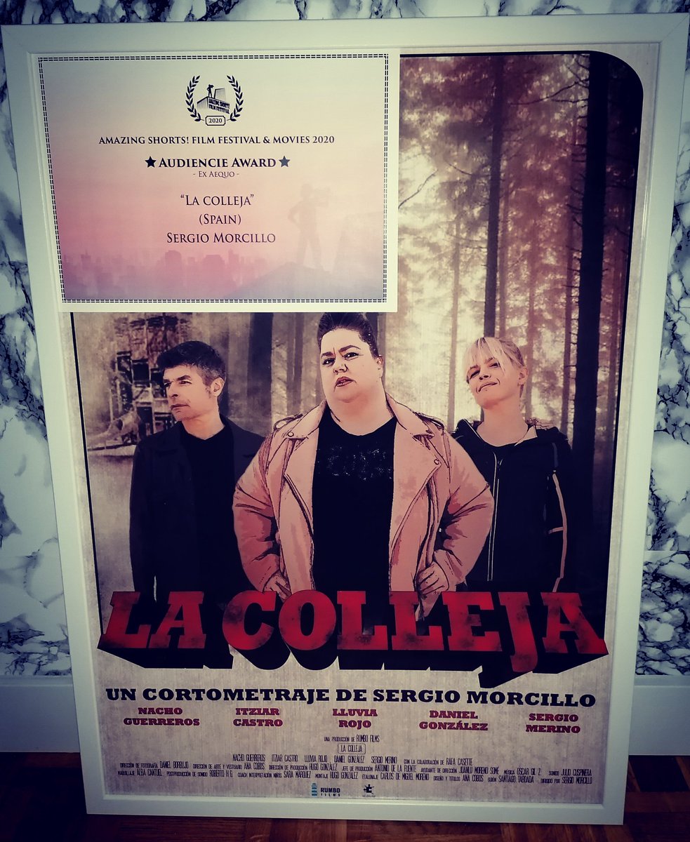 SergioMorci's tweet photo. Que bonito queda el diploma a PREMIO DEL PÚBLICO en el festival @AmazingShorts junto al póster realizado por Ana Cobos.
¡Gracias!
#LaColleja https://t.co/GhhZ7Lgk3t