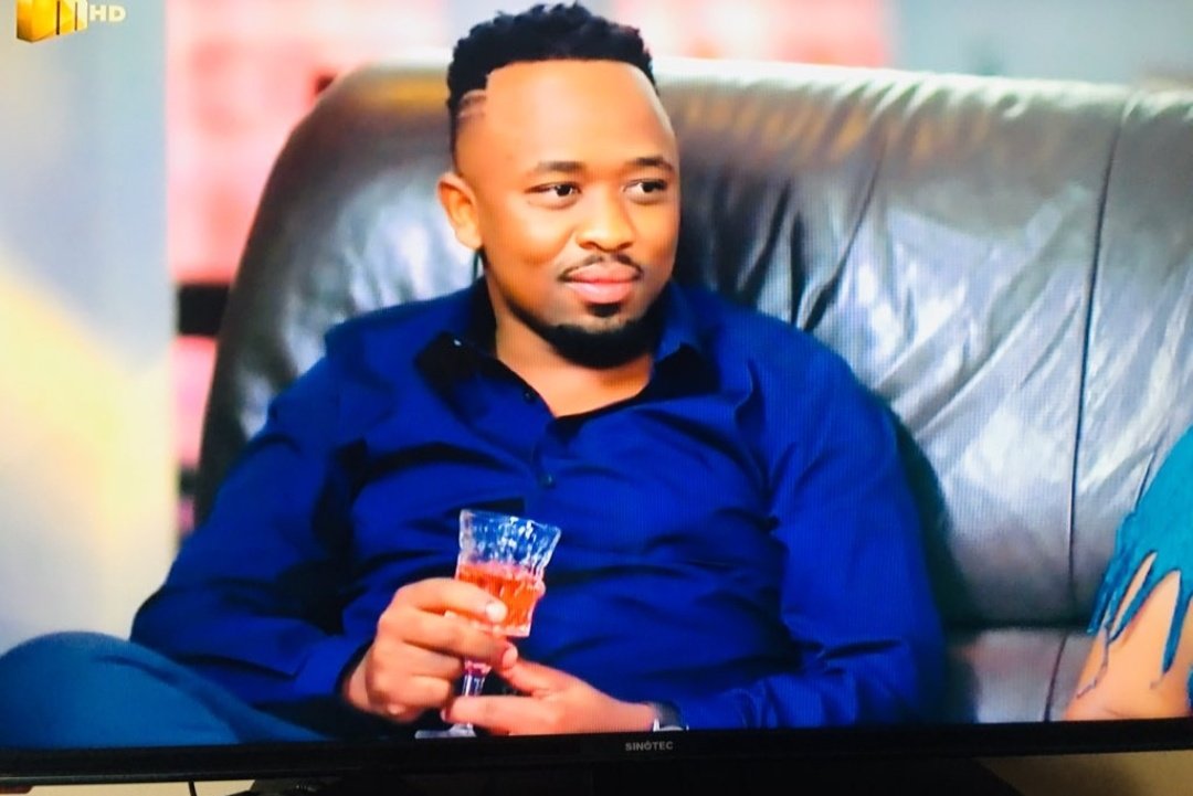 __AnotherLesego's tweet photo. If asshole was a person #DateMyFamily #TotalTurnOff https://t.co/nLUxwktgNe