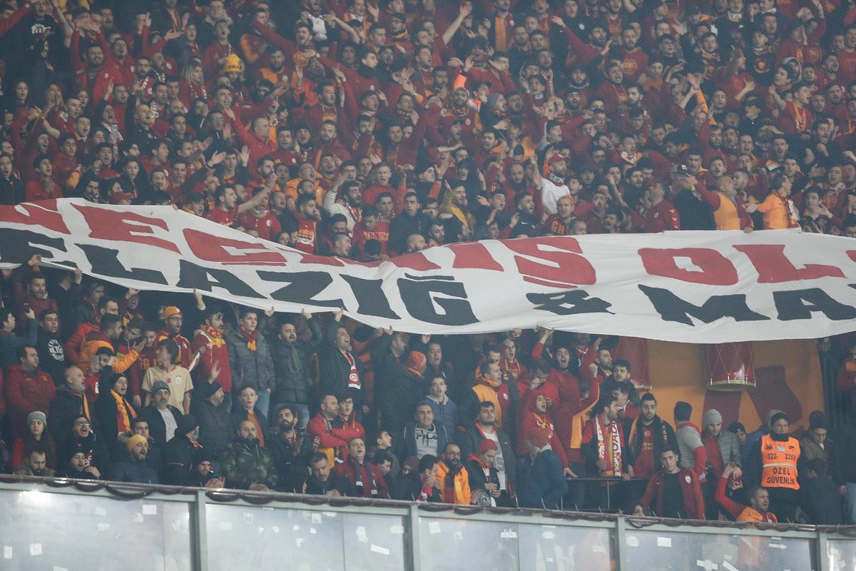 GalatasaraySK's tweet photo. #Yanınızdayız Elazığ &amp; Malatya! 🙏

Takımımız ve taraftarlarımız Elazığ'da meydana gelen depremde zarar gören vatandaşlarımızı unutmadı. https://t.co/JTYbJk9dWy