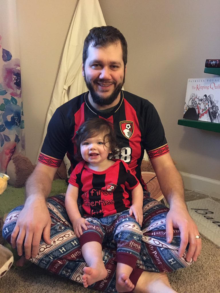 mmb185's tweet photo. @lilweiss84 @_USACherries @Pattiboy13 @pmm922 Here I am with North America’s youngest Cherries supporter! #afcbournemouth https://t.co/nDjtpomTHf