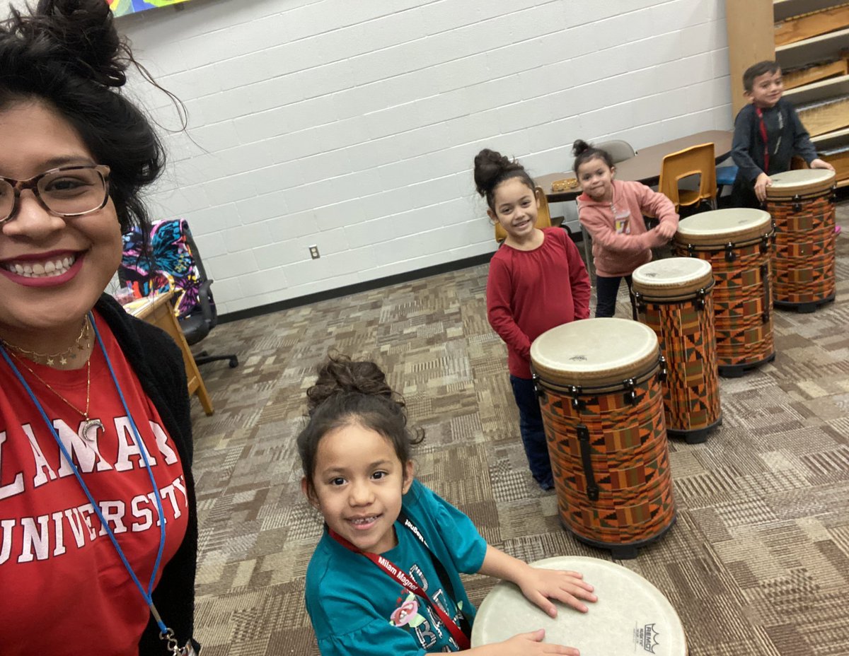 MsChavezJams's tweet photo. Ms. Contreras’s Kinders and I love @MilamMagnet, drums, smiles, and...🥁messy buns! 🤩💕✨ https://t.co/b0oIwftYg1