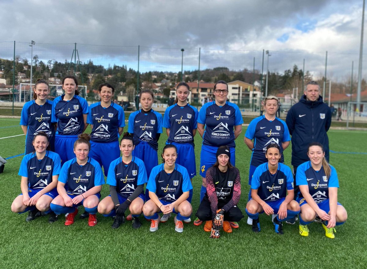 letratlatoursp's tweet photo. 🏆[COUPE DE LA LOIRE F]🏆 Les filles d'Adrien De #Oliveira se qualifient pour le second tour de la Coupe de la Loire. 

Victoire 2-0 vs Plaine #Montagne (Buts de Laura #Desorme et Amélie #Fayolle)

#JauneEtBleu💛💙 #LETS⚽️ https://t.co/QqSugLKc49