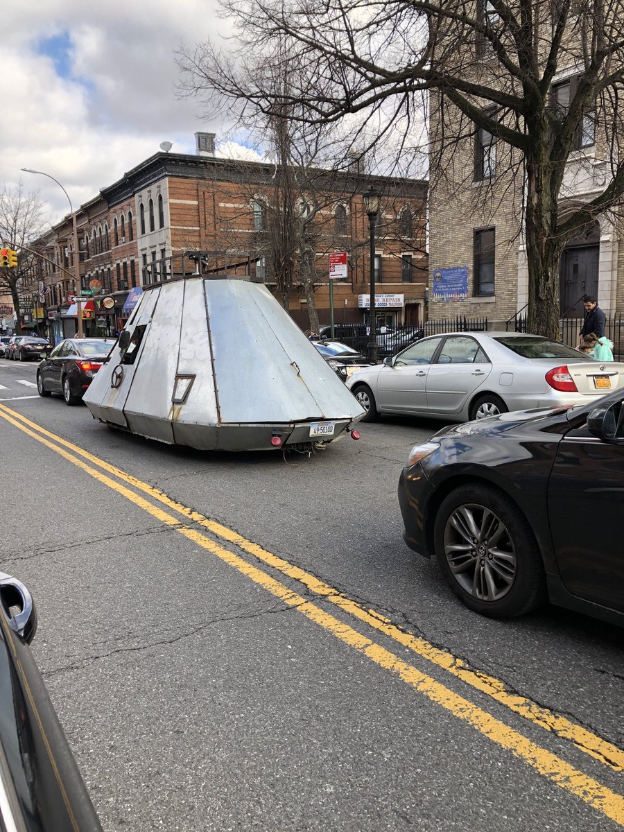 wsperuzzi's tweet photo. Probably nothing. #planetbrooklyn. https://t.co/AKPNH5MtfK