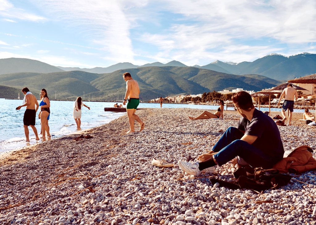 In Greece, a country that is often thought of as a warm-weather destination, ski slopes coexist with thousands of years of history and unique local food.

@4fishgreenberg shares why you should head to Greece for your next ski vacation in Airbnb Magazine: abnb.co/9w5bd