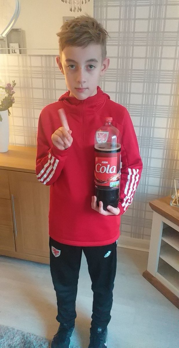 KatyWilliams12's tweet photo. @penalltau 
Sam enjoyed using the change 4 life scanning app as part of his homework (year 6). Do you eat as healthy as you think Sam? https://t.co/GJnLgyhvau
