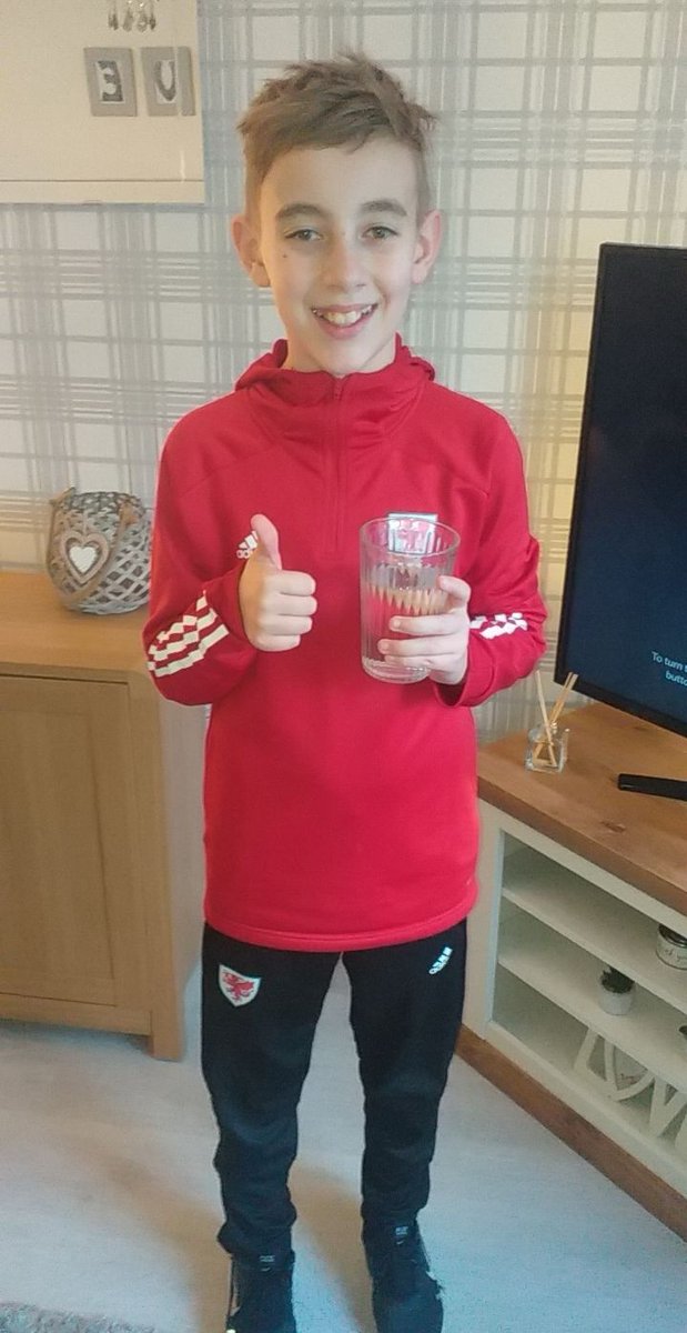 KatyWilliams12's tweet photo. @penalltau 
Sam enjoyed using the change 4 life scanning app as part of his homework (year 6). Do you eat as healthy as you think Sam? https://t.co/GJnLgyhvau