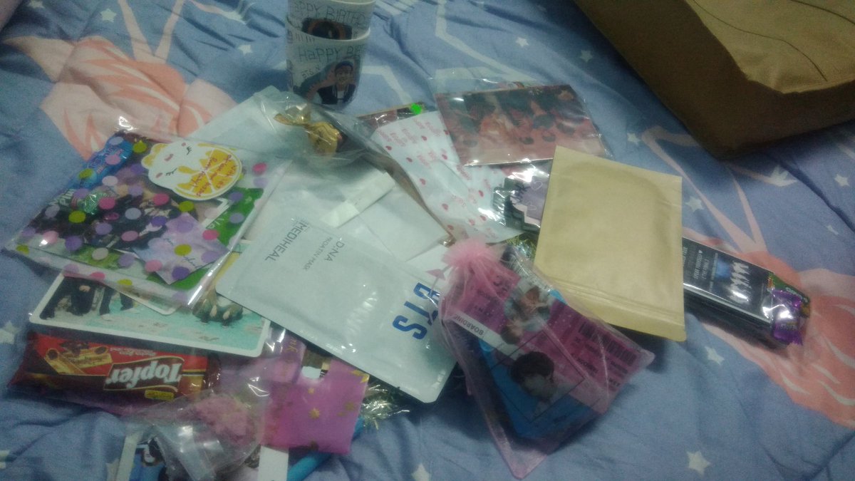 hajar0622's tweet photo. Tq organizer #FatedtoyouinAOR  and all kedahan ARMY..
BORAHAE  💜💜💜💜💜💜 https://t.co/52tA55c9GS