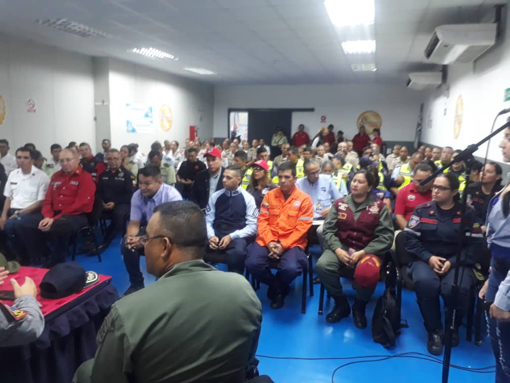 bomberos_merida's tweet photo. La Mayor (B) Abog Yaneth Calderón Directora y Primer Comandante asiste a la instalación de Estado Mayor de Cuadrantes de Paz con la presencia del Viceministro del Sistema Integrado de Investigación Penal Humberto Ramírez y el Cmdt. ZODI N°22 Mérida Danny Ferrer. #Bomberosmerida https://t.co/FiJBzKGeD6