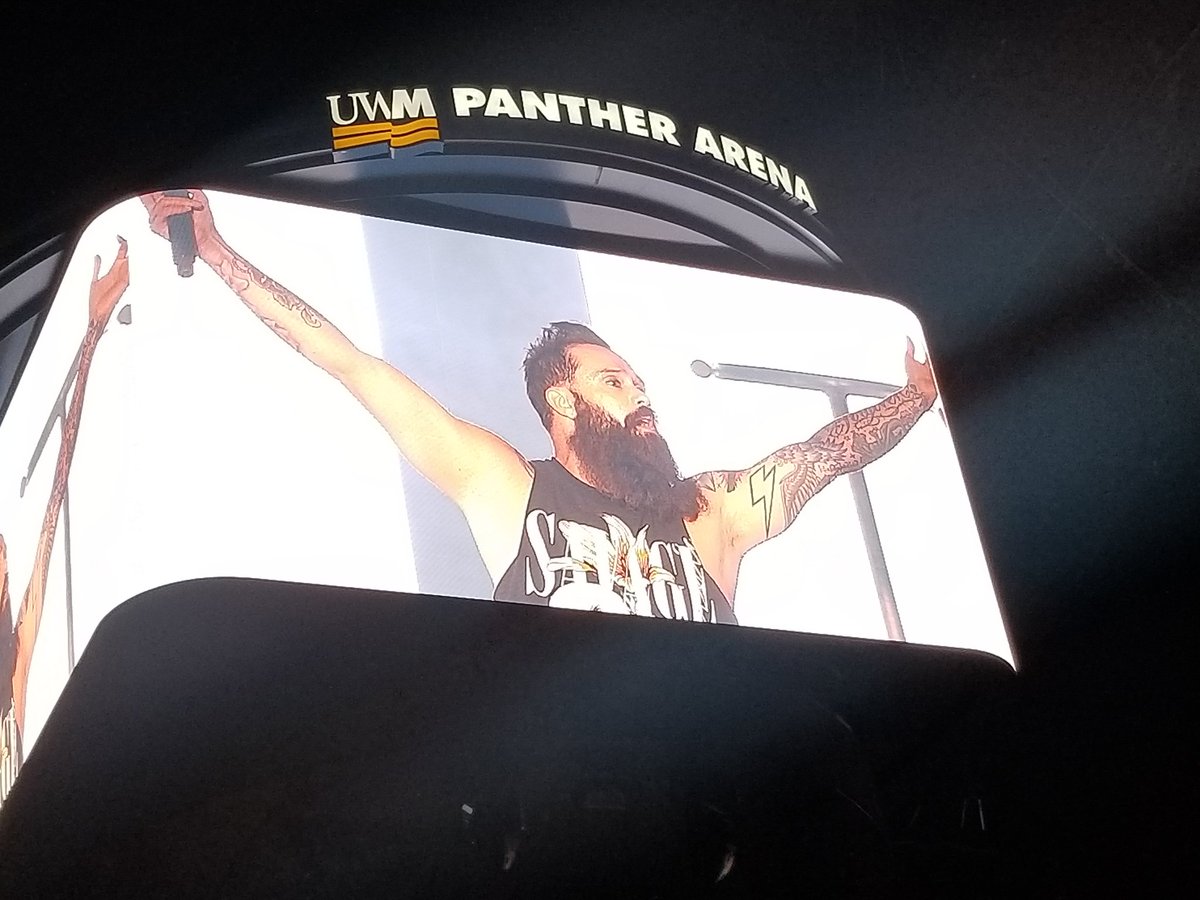EadesNation's tweet photo. We had an awesome time at the @skilletmusic concert after the @mkeadmirals game on Friday night. Always great seeing Skillet in our home state. #awesomeshow #kidslovedit https://t.co/XBUc6SezZv