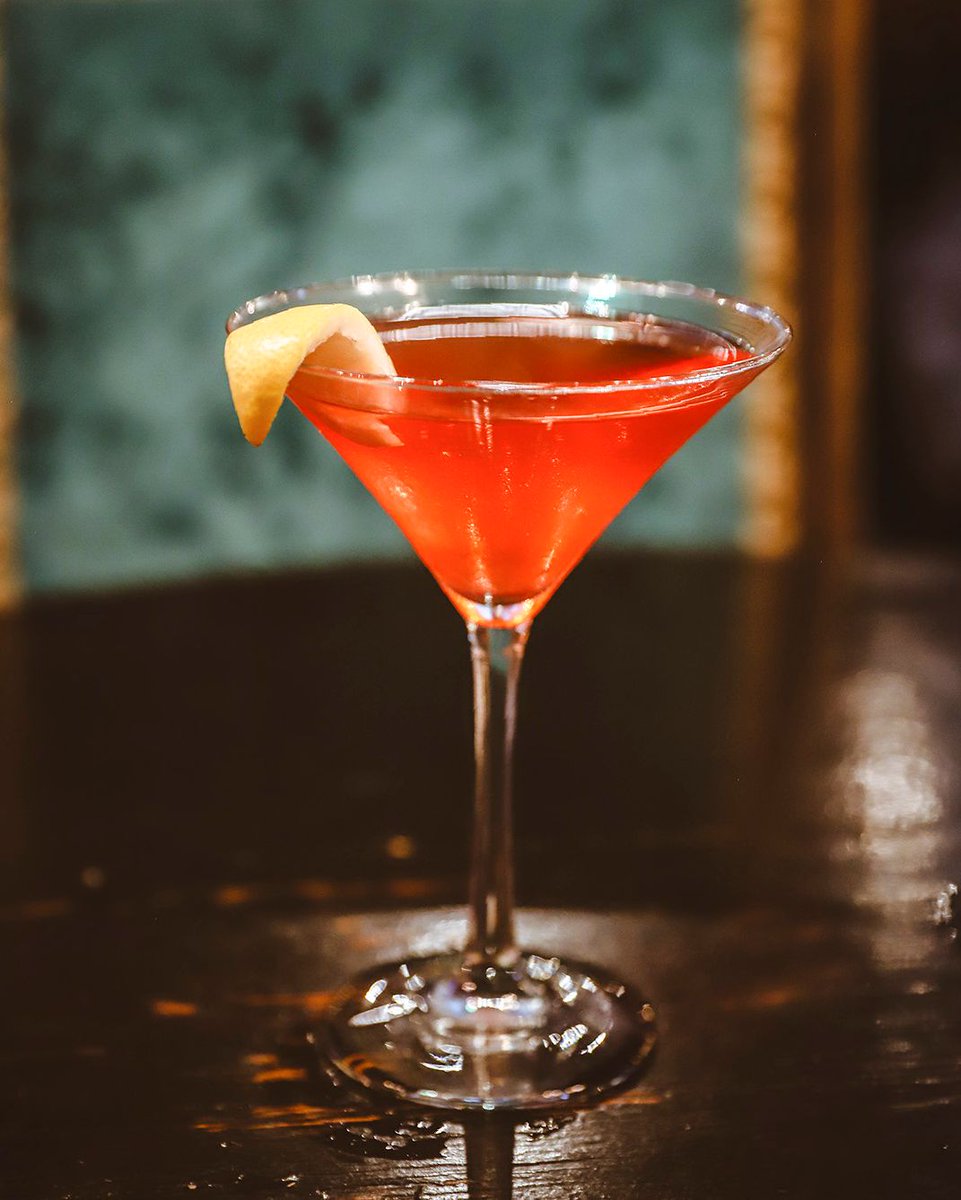 OakRoomLV's tweet photo. Every hour is cocktail hour at #OakRoomLV. https://t.co/ovep65jE3h