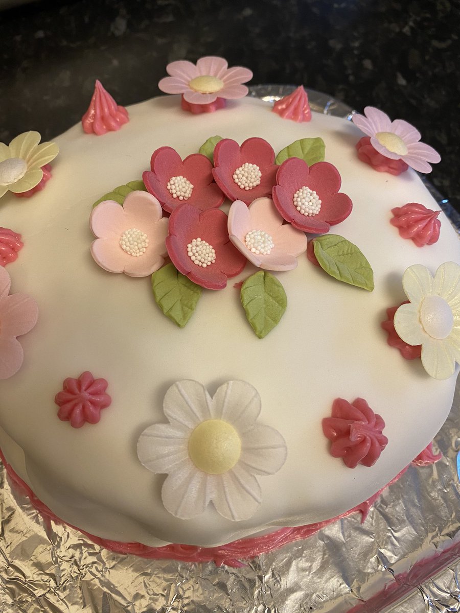 LeonWelsby's tweet photo. I’m not quite ready for bake off but it was made by my chubby little hands of love!
happy birthday mam lol #baking #ratemycake https://t.co/3Qo7pRpnMo