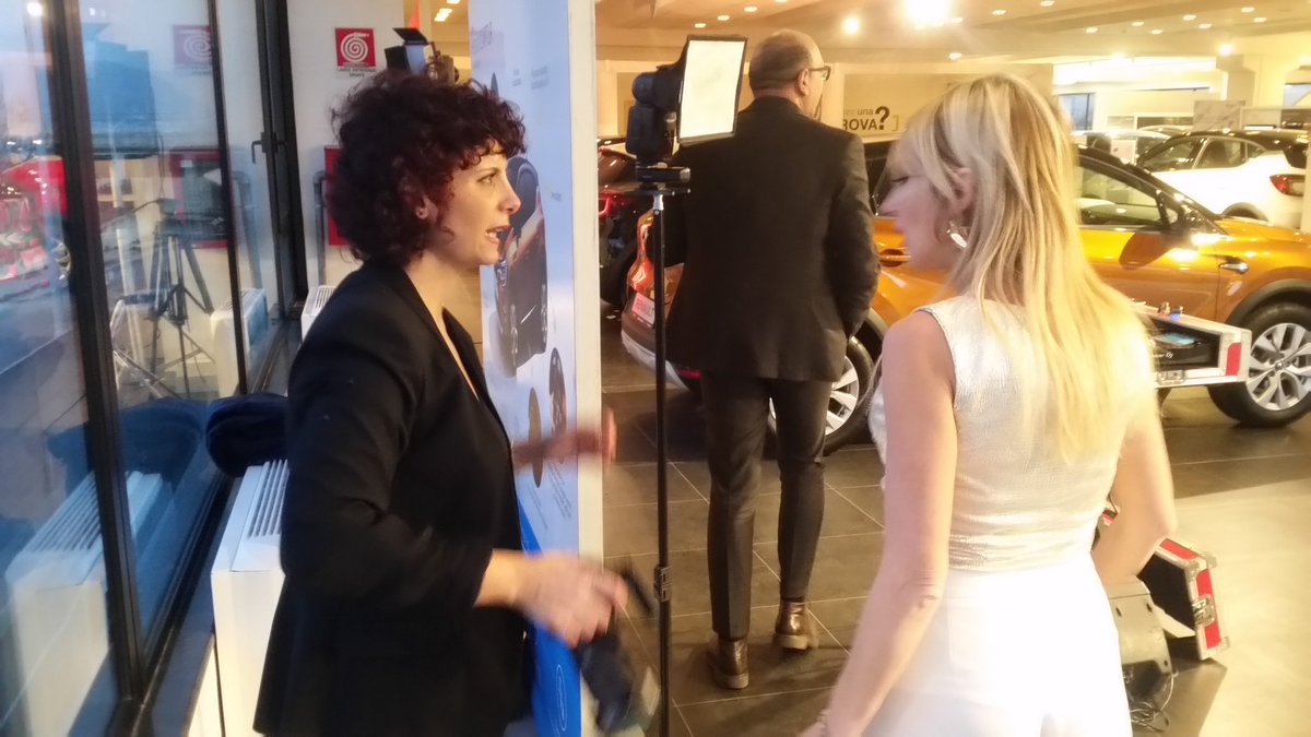 ABonjix's tweet image. #backstage #shooting #RenaultCapture day with @djaneHelenBrown &amp;amp; @Valentina_Crea ✌