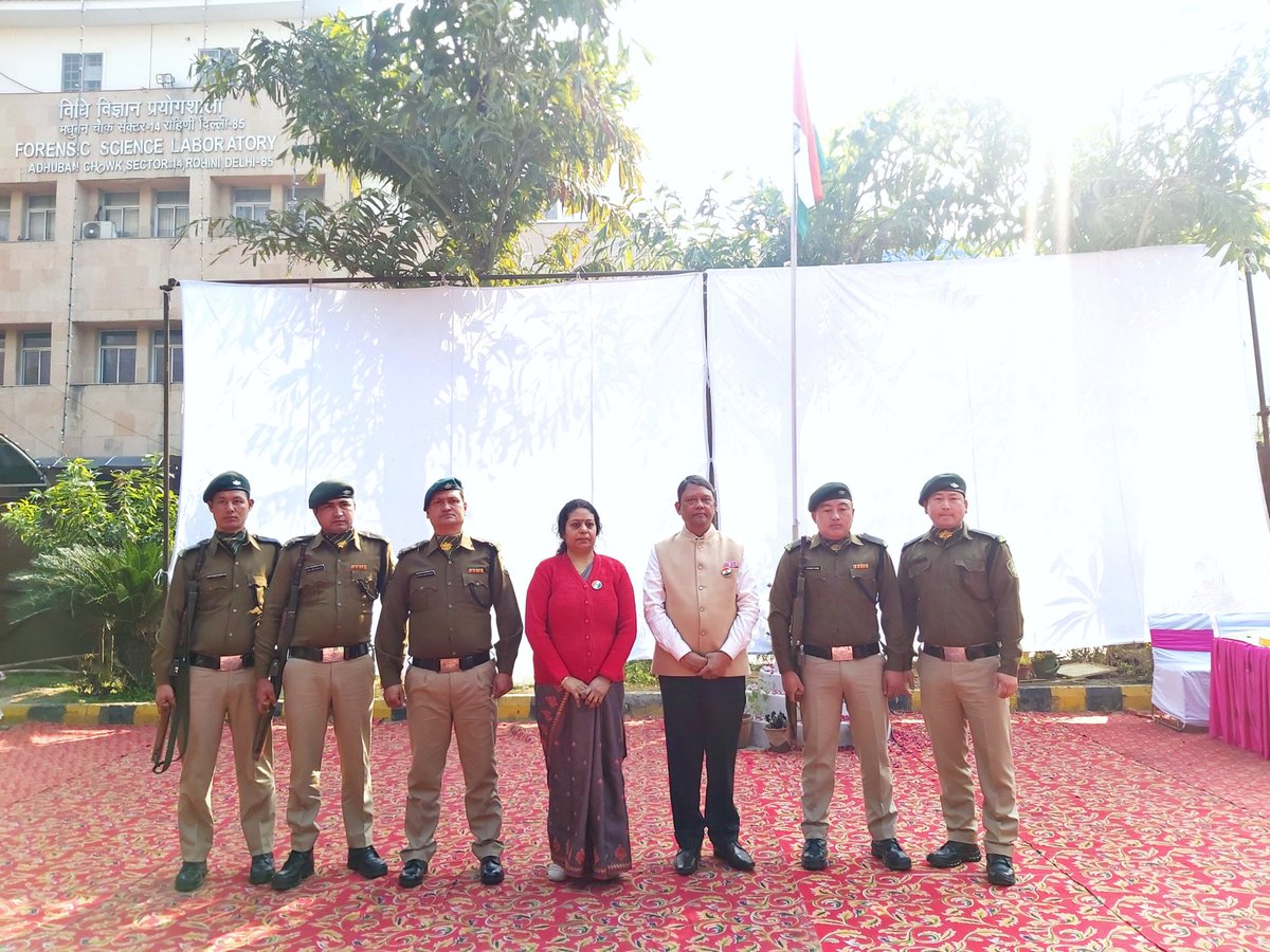 iBhoopendra's tweet image. रविवार २६ जनवरी  गणतंत्र दिवस के उपलक्ष्य पर माननीय निदेशिका महोदया डॉ दीपा वर्मा द्वारा विधि विज्ञान प्रयोगशाला में ध्वजारोहण किया गया। #RepublicDay2020 #FSLDelhi #ForensicScienceLaboratory