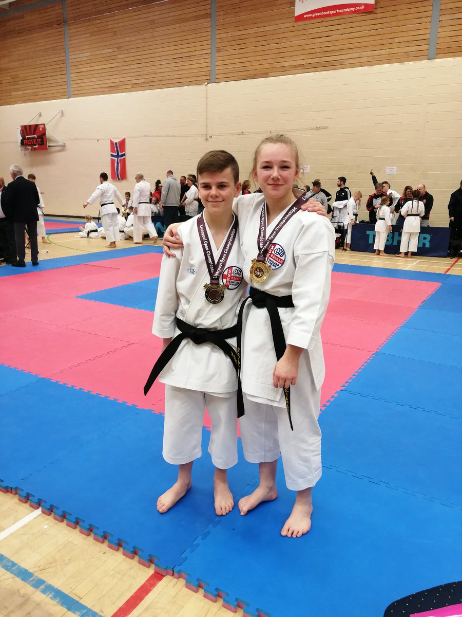 NicolaS49326814's tweet photo. What a great start to the competing year for Grace
Gold in pairs 🥇
Bronze in 13-14 yrs kata🥉
Gold in 15-17 yrs kata 🥇
Gold in kumite🥇
Thank you to @KnitwireProduct for their continued support @BCAMrHarris @BCA_9 @MrFoster_BCAPE @MrsRixhamBCA @BCA_Principal https://t.co/U86IRf6qy6