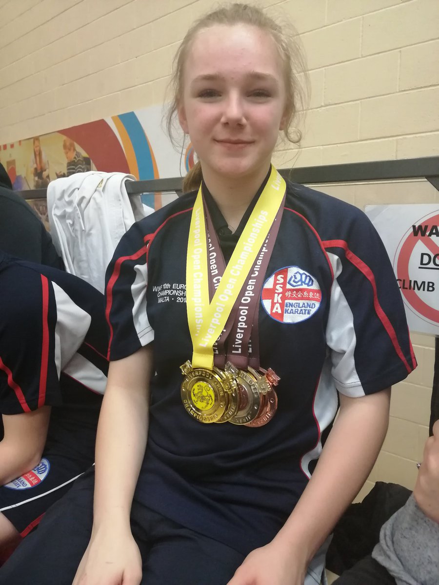 NicolaS49326814's tweet photo. What a great start to the competing year for Grace
Gold in pairs 🥇
Bronze in 13-14 yrs kata🥉
Gold in 15-17 yrs kata 🥇
Gold in kumite🥇
Thank you to @KnitwireProduct for their continued support @BCAMrHarris @BCA_9 @MrFoster_BCAPE @MrsRixhamBCA @BCA_Principal https://t.co/U86IRf6qy6